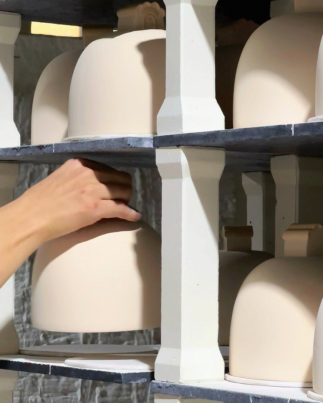 Pet Urn Materials Guide: Ceramic vs Wood vs Metal