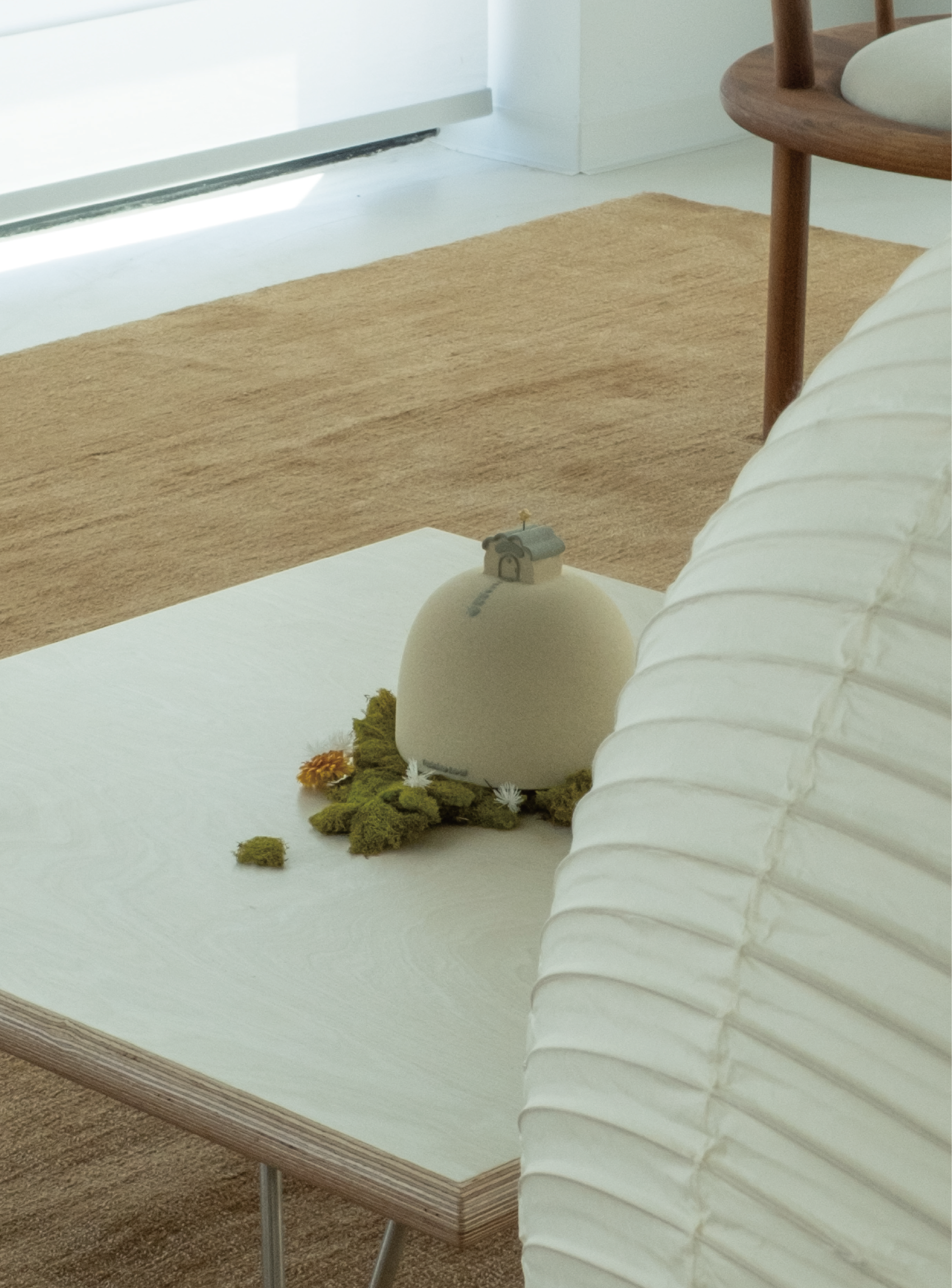 Near the sand pet urn