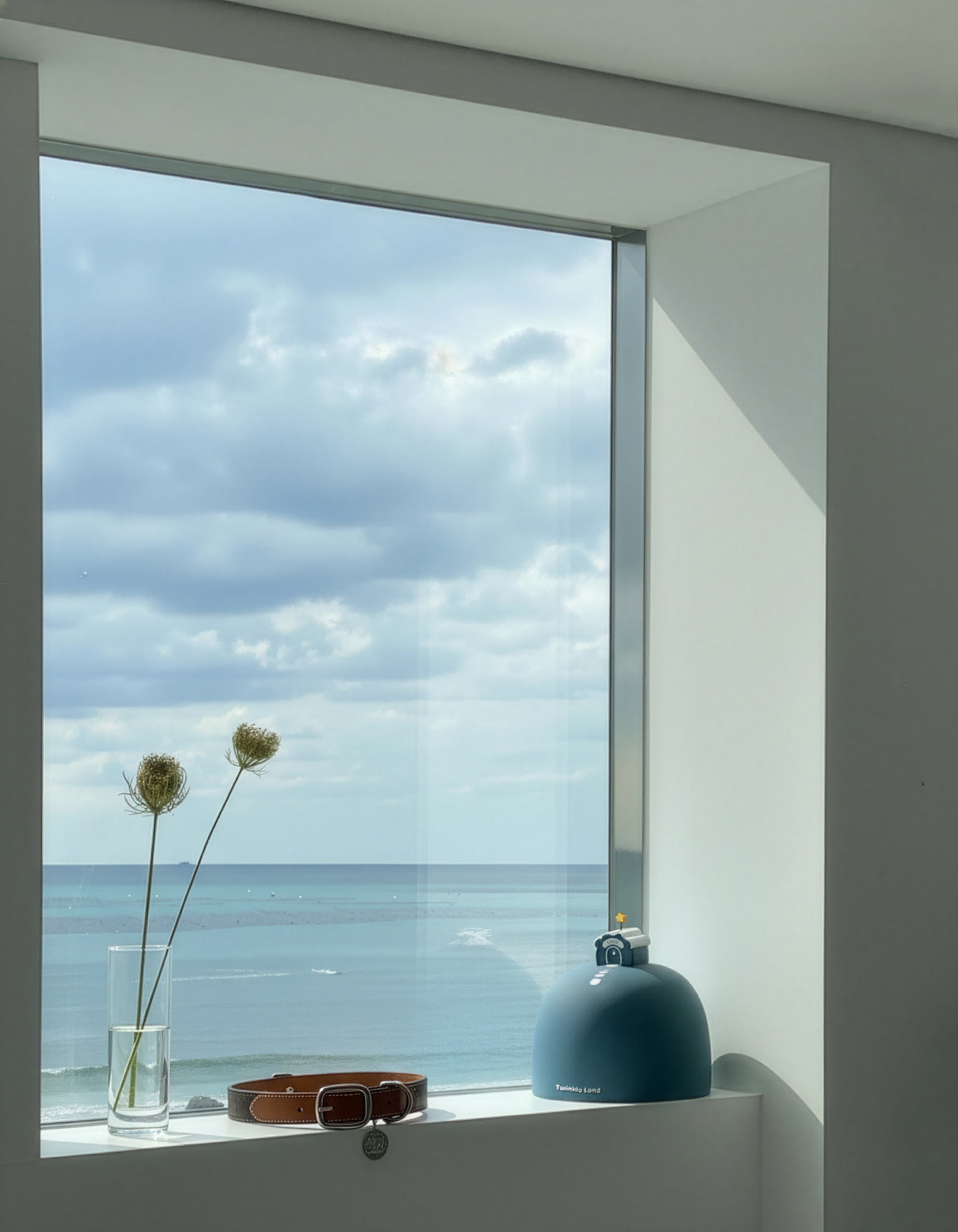 Near the sea pet urn